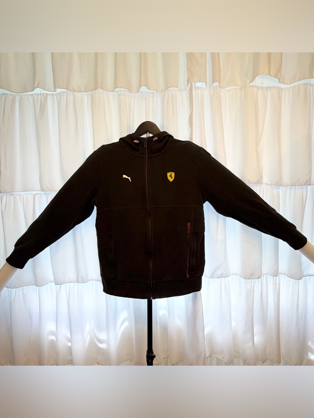 Puma Scuderia Ferrari Men’s Long Sleeve Black Hooded Zip Up Sweater Size Medium